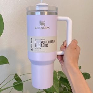 Stanley 40oz Flowstate Quencher Tumbler Wisteria